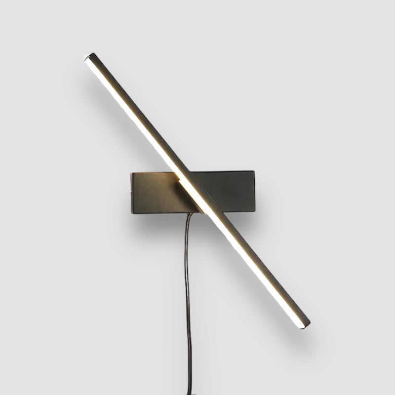 Nordisk vägglampa med stickpropp