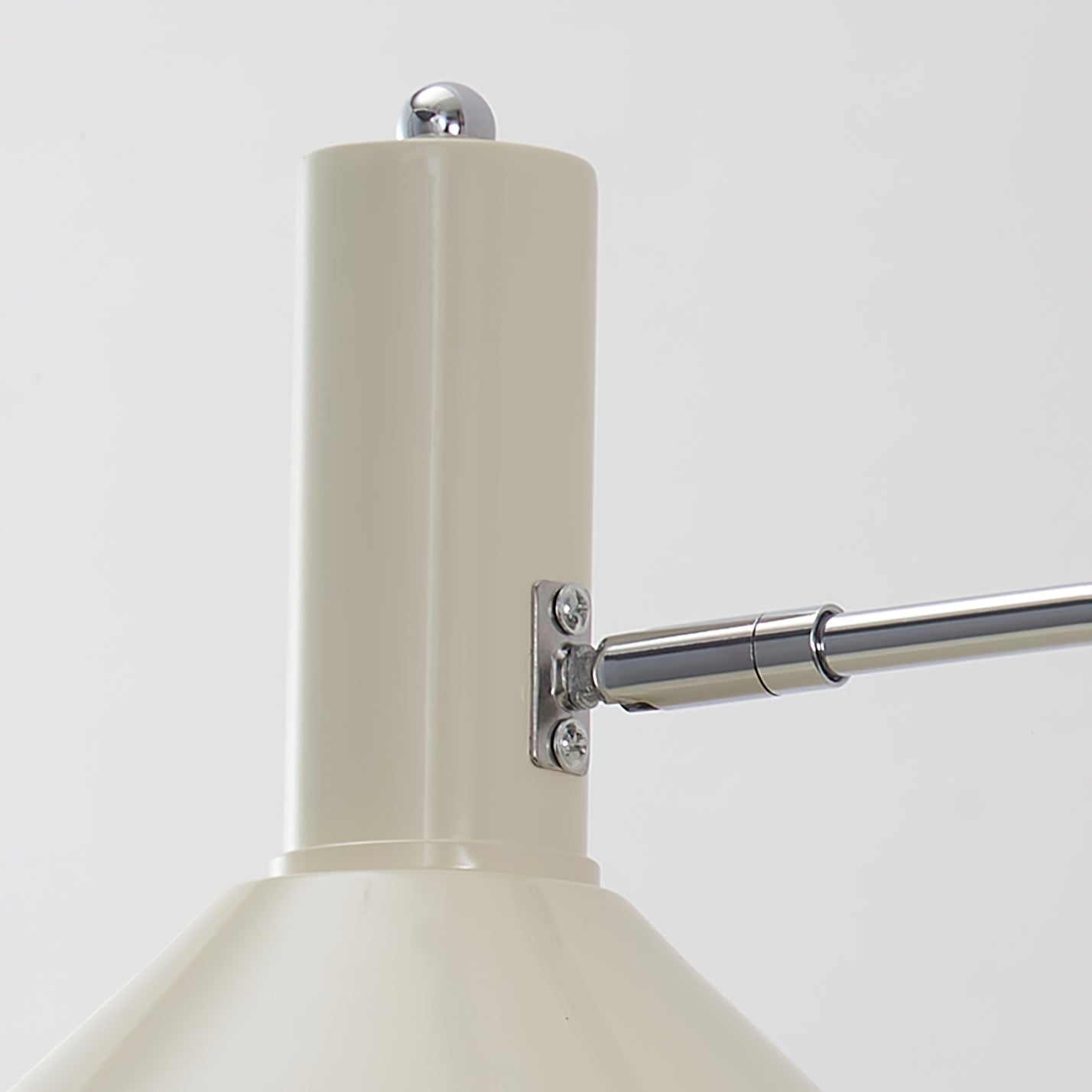 Vägglampa för minimalistiskt kontor