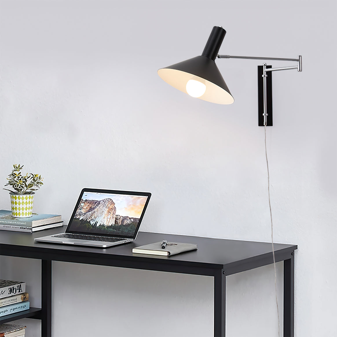 Vägglampa för minimalistiskt kontor