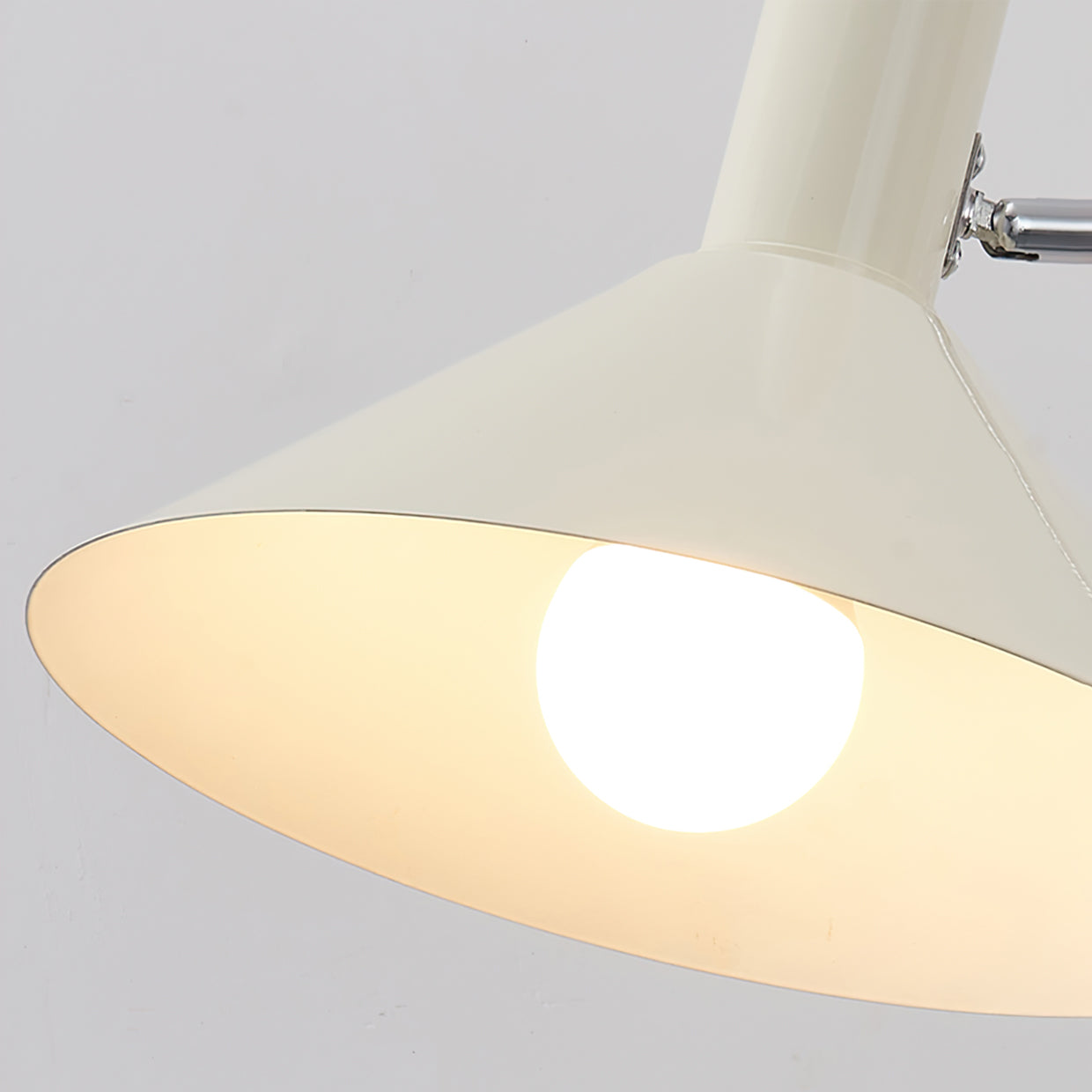 Vägglampa för minimalistiskt kontor