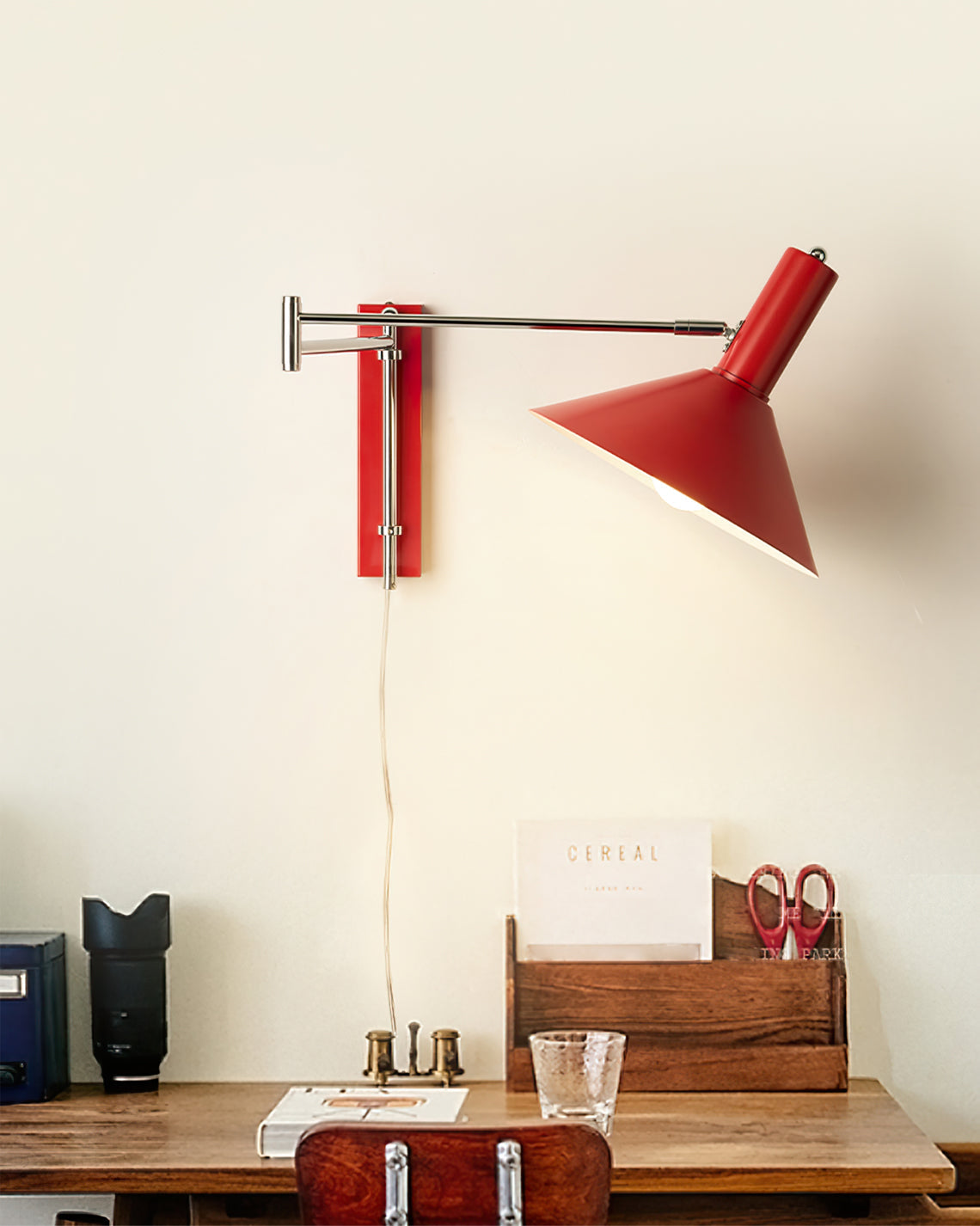 Vägglampa för minimalistiskt kontor