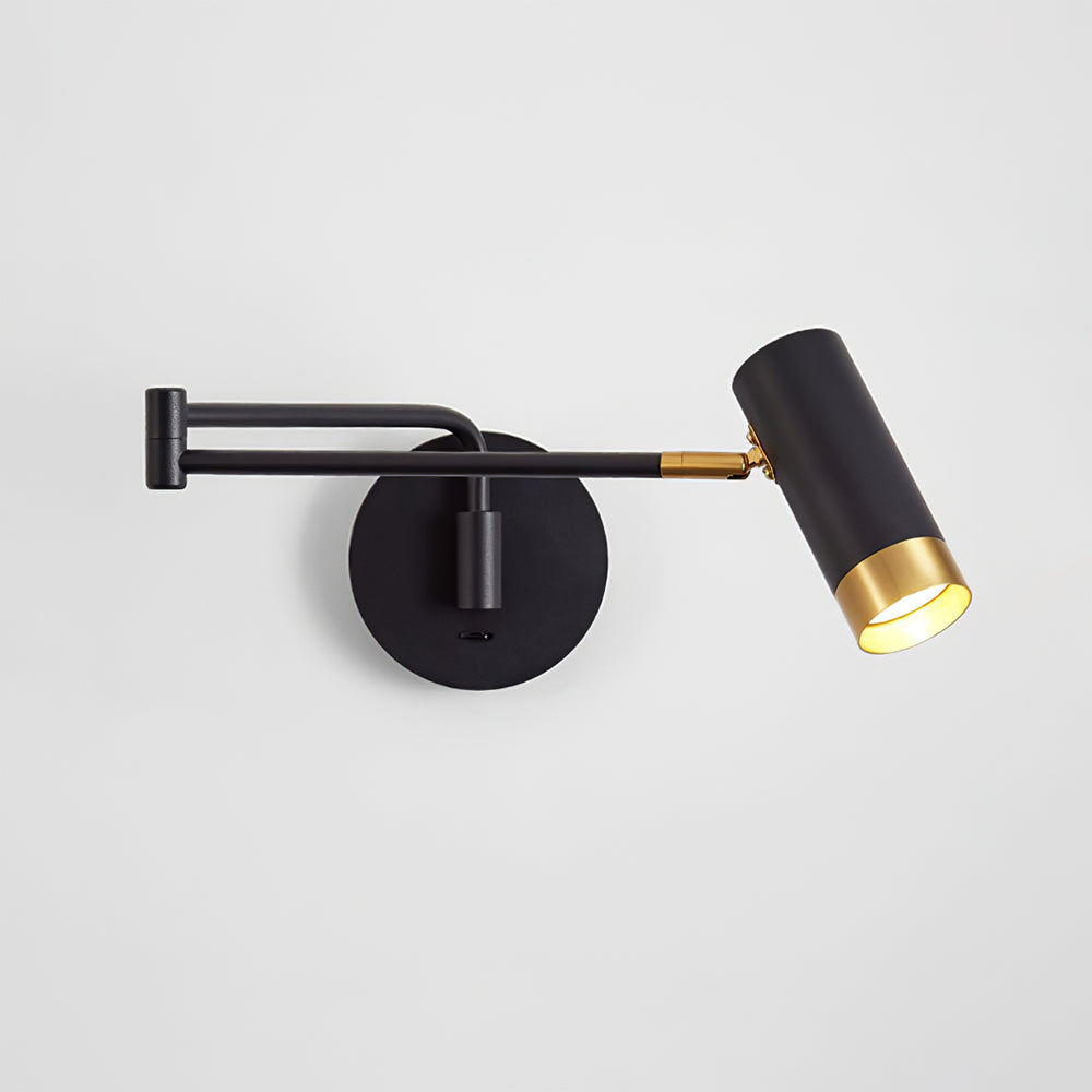 Vägglampa med justerbar arm