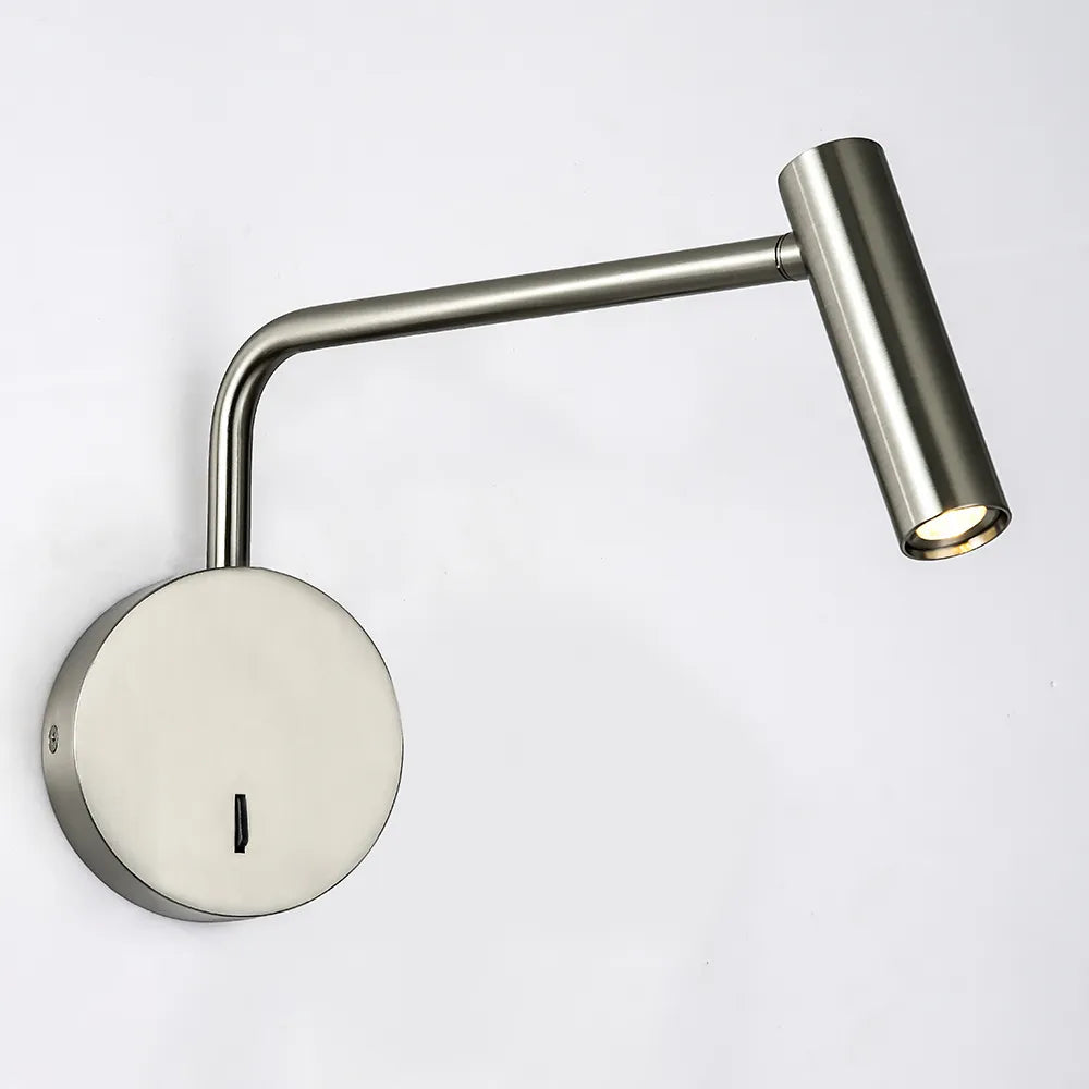 Vägglampa med stickpropp