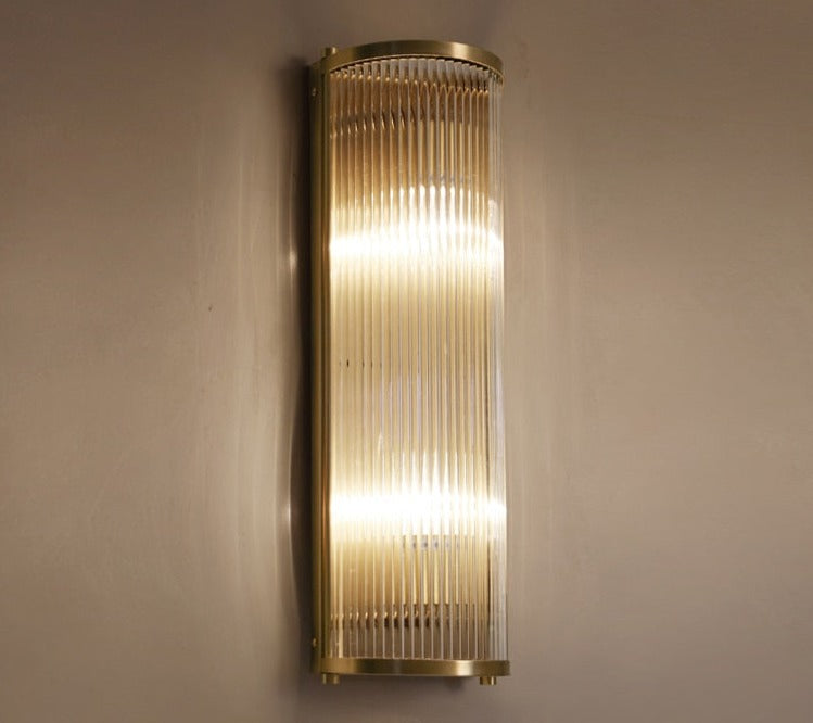 Modern vägglampa i kopparplätering