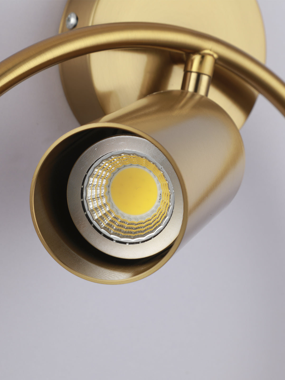 Justerbar vägglampa