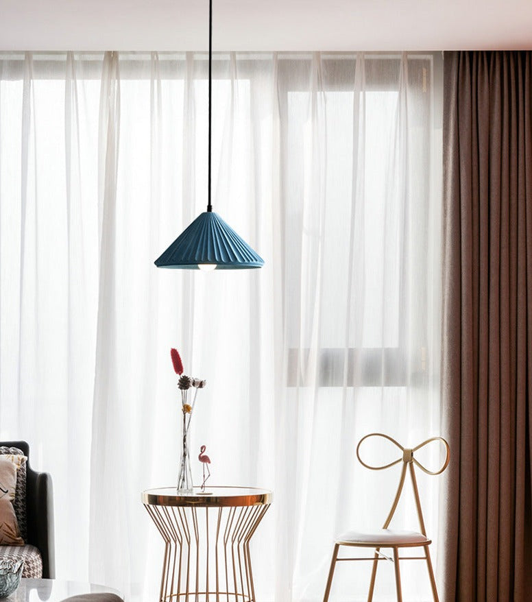 Modern taklampa i cement