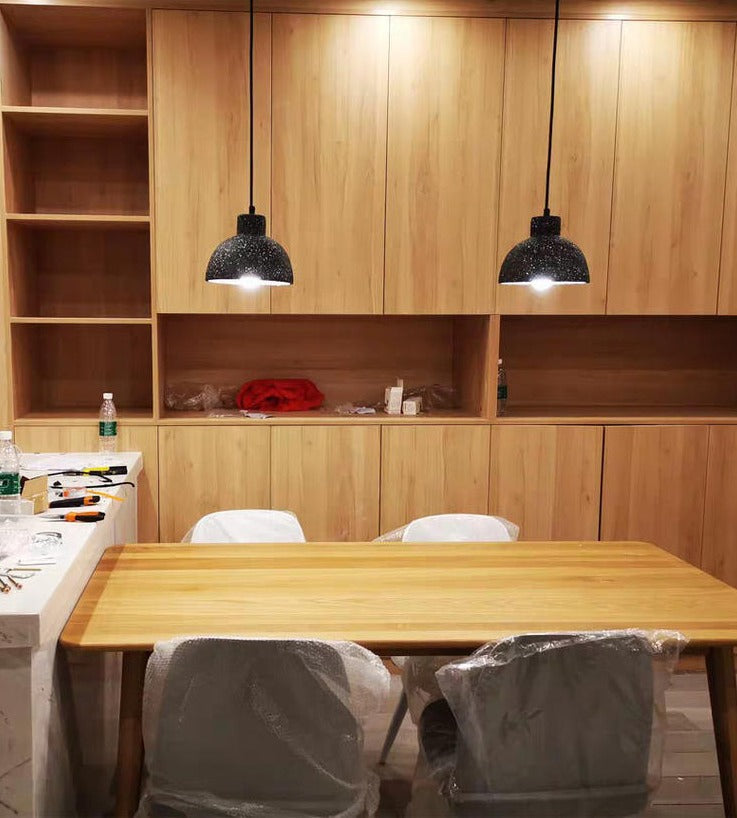 Modern taklampa i cement