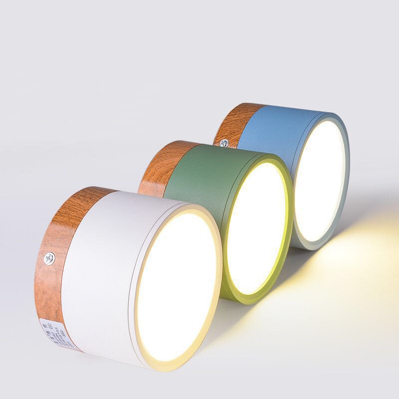 Led-taklampa i nordiskt trä Spotlight