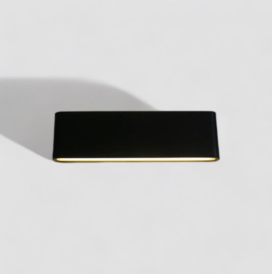 LLY Vattentät vägglampa