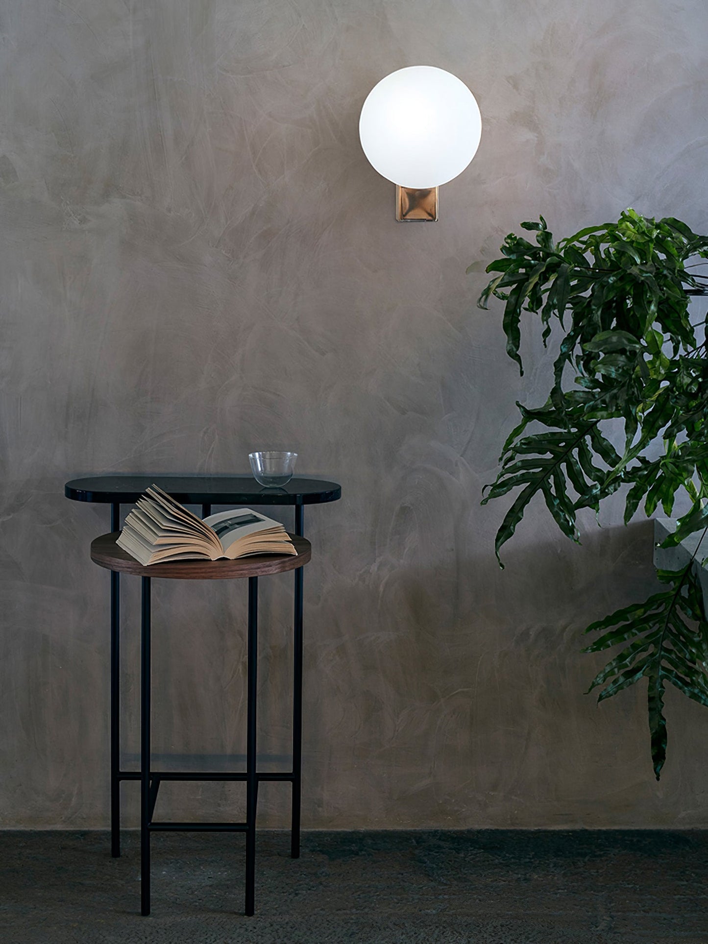 Minimalistisk vägglampa i trä