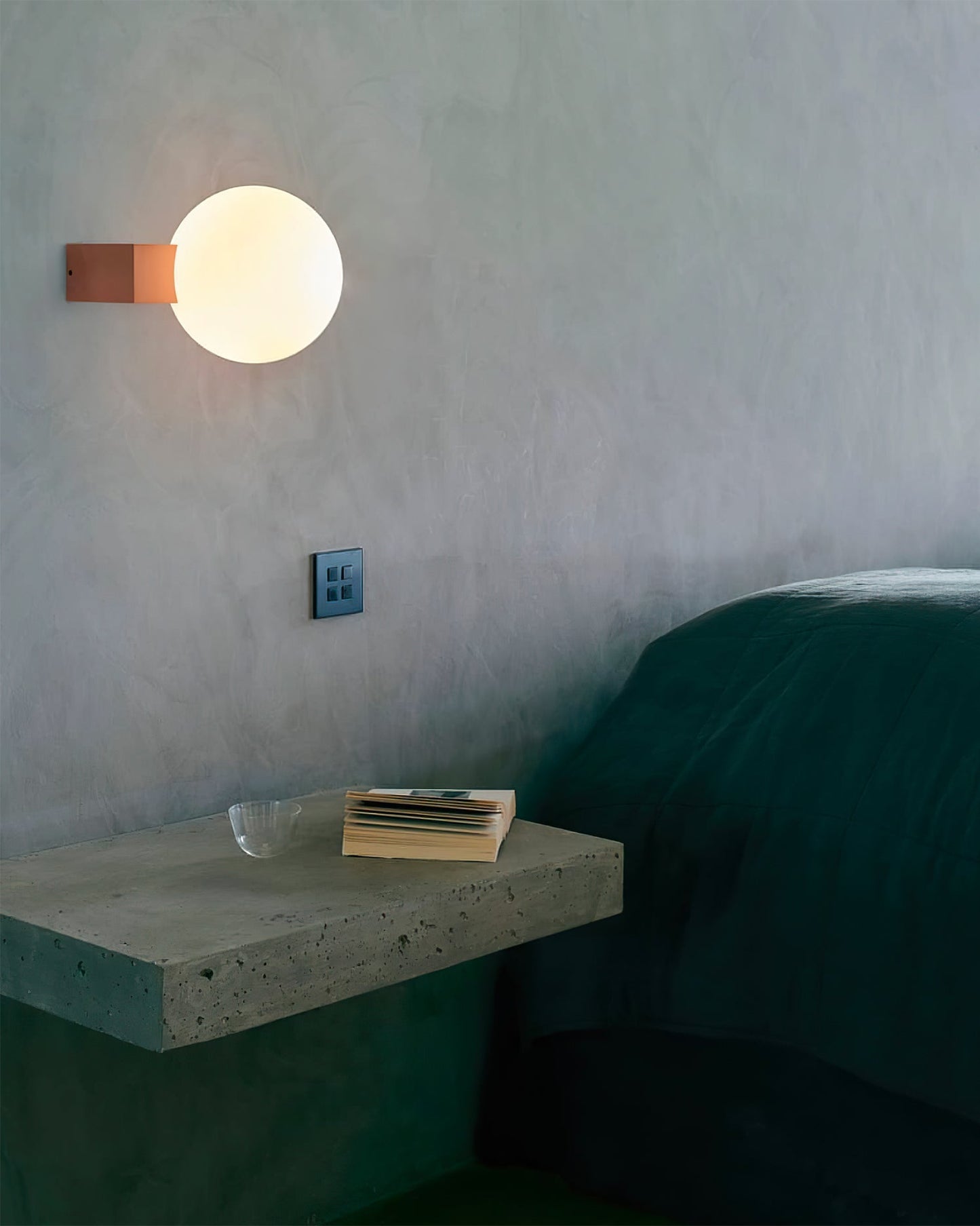 Minimalistisk vägglampa i trä