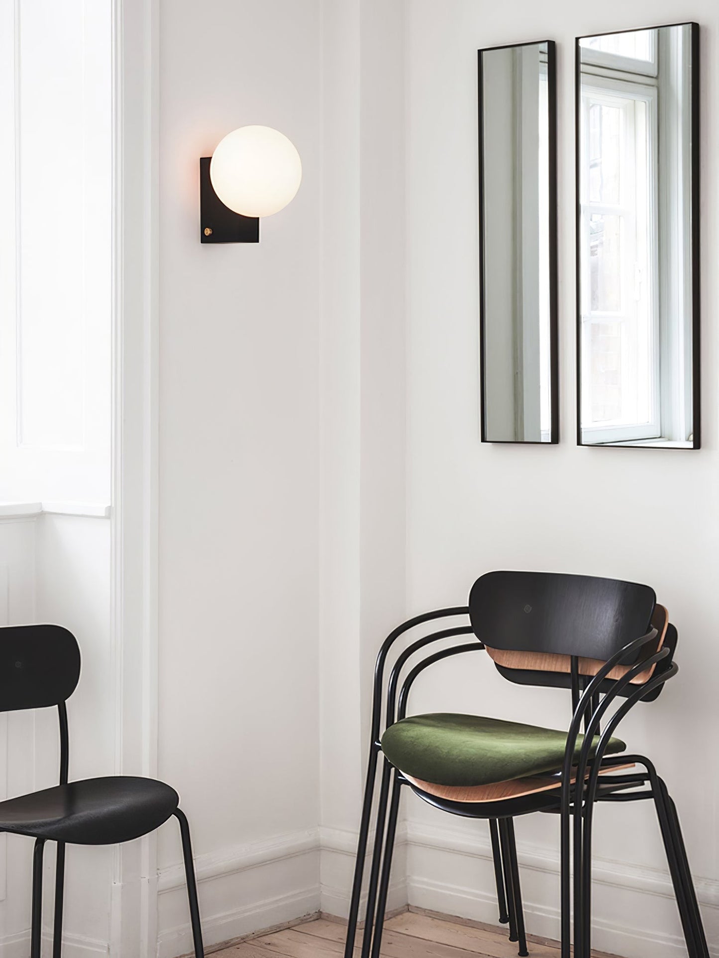 Minimalistisk vägglampa i trä
