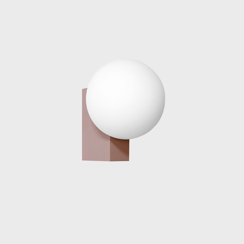 Minimalistisk vägglampa i trä