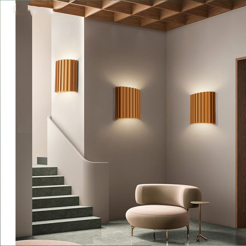 Vägglampa för sängbord