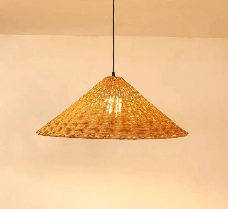 Ljuskrona i bambu och rotting