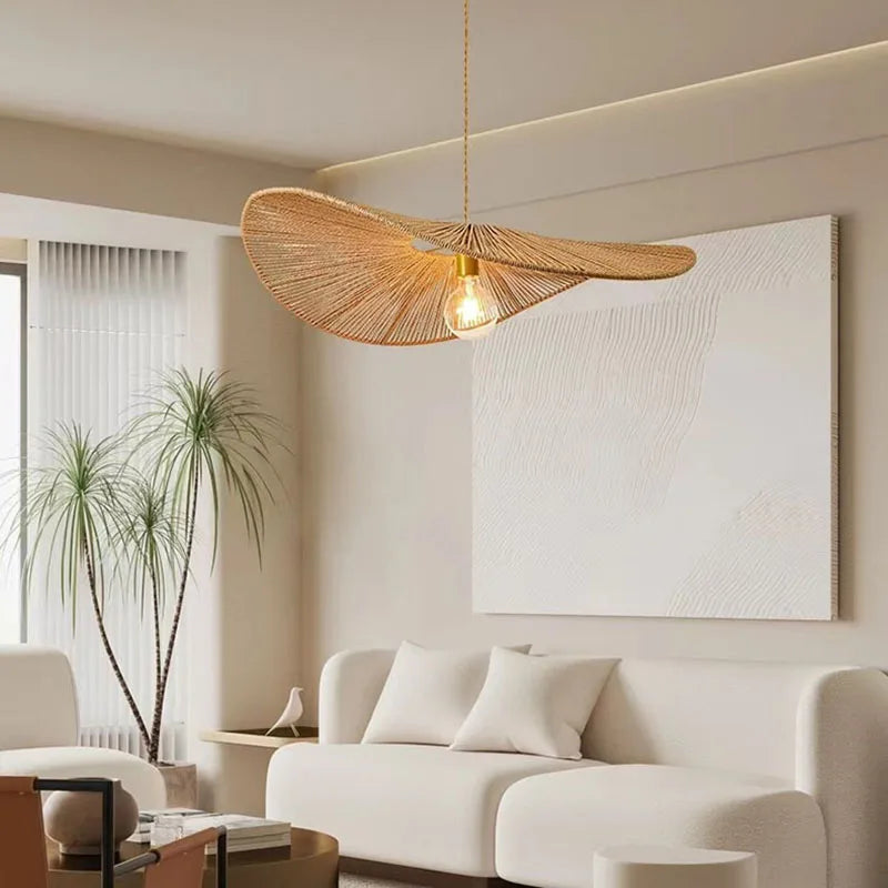 Taklampa i asiatisk rotting