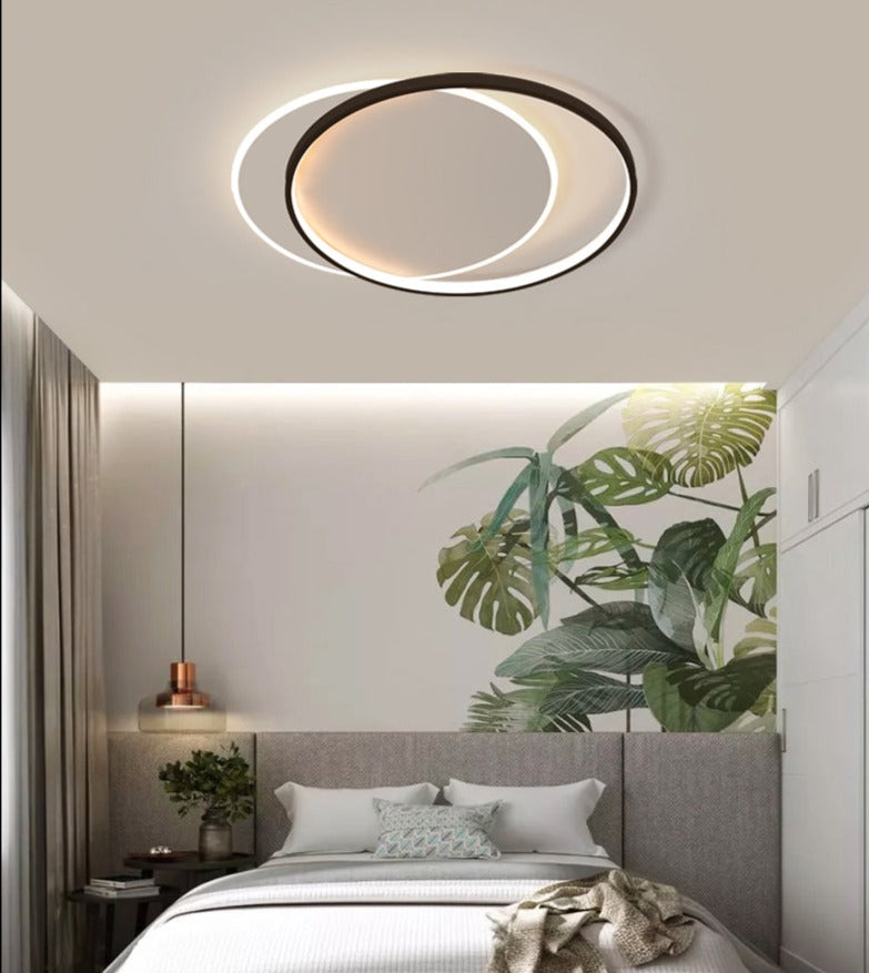 Taklampa med modern form