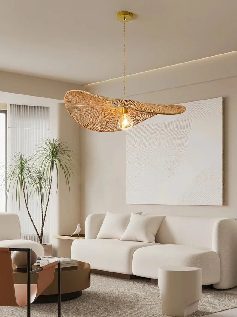 Taklampa i asiatisk rotting