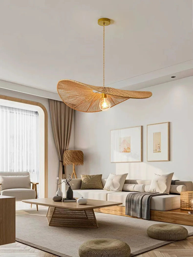 Taklampa i asiatisk rotting