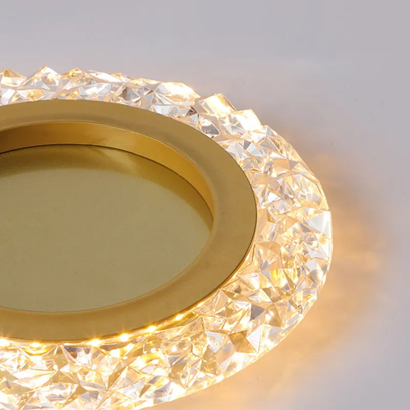 Taklampa med kristalldesign