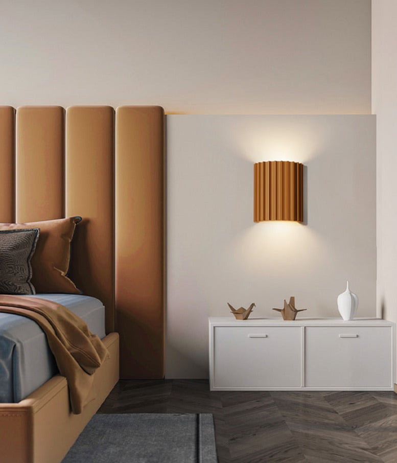 Vägglampa för sängbord