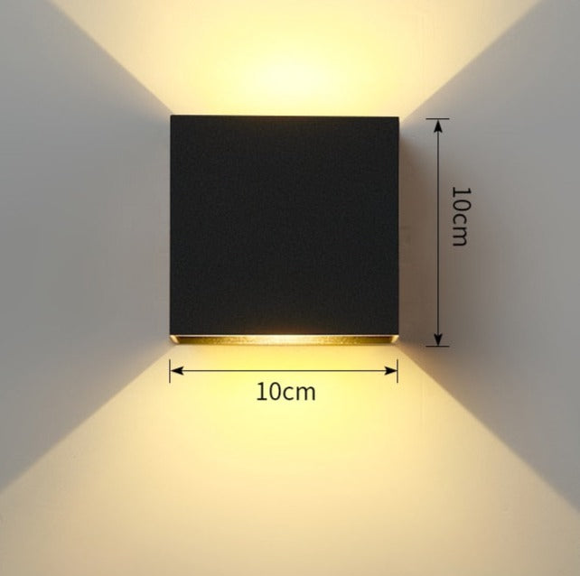 Minimalistisk vägglampa i aluminium