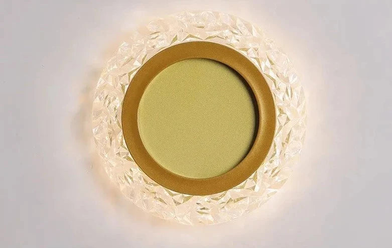 Taklampa med kristalldesign