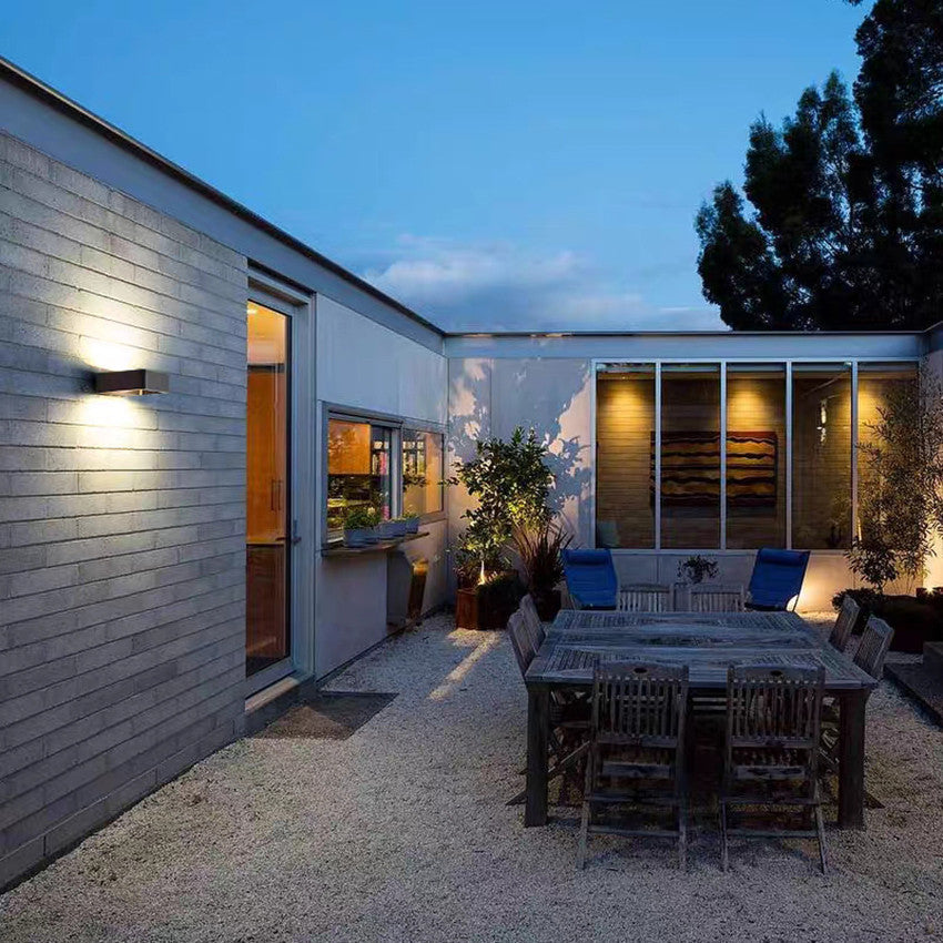 Down-Up Vattentät vägglampa