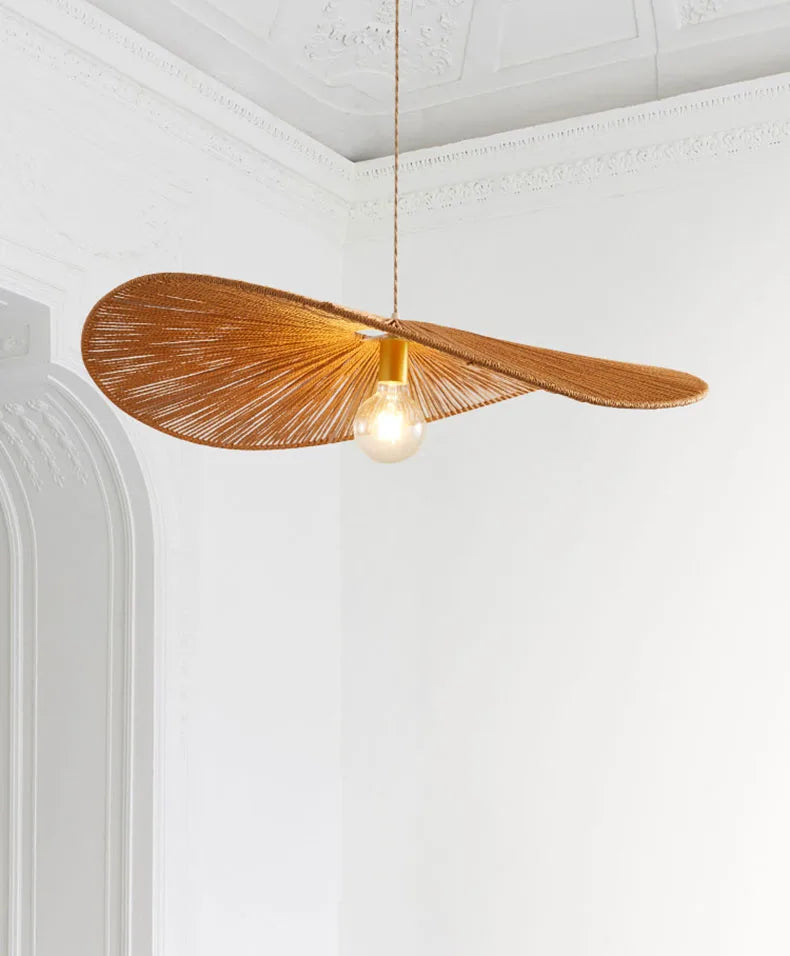 Taklampa i asiatisk rotting