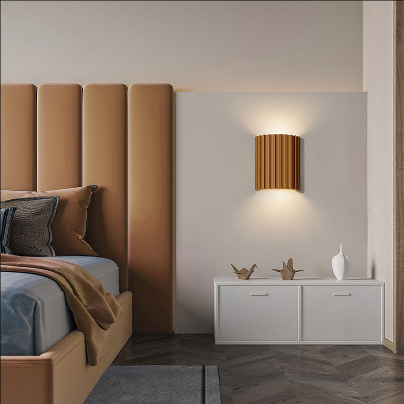 Vägglampa för sängbord