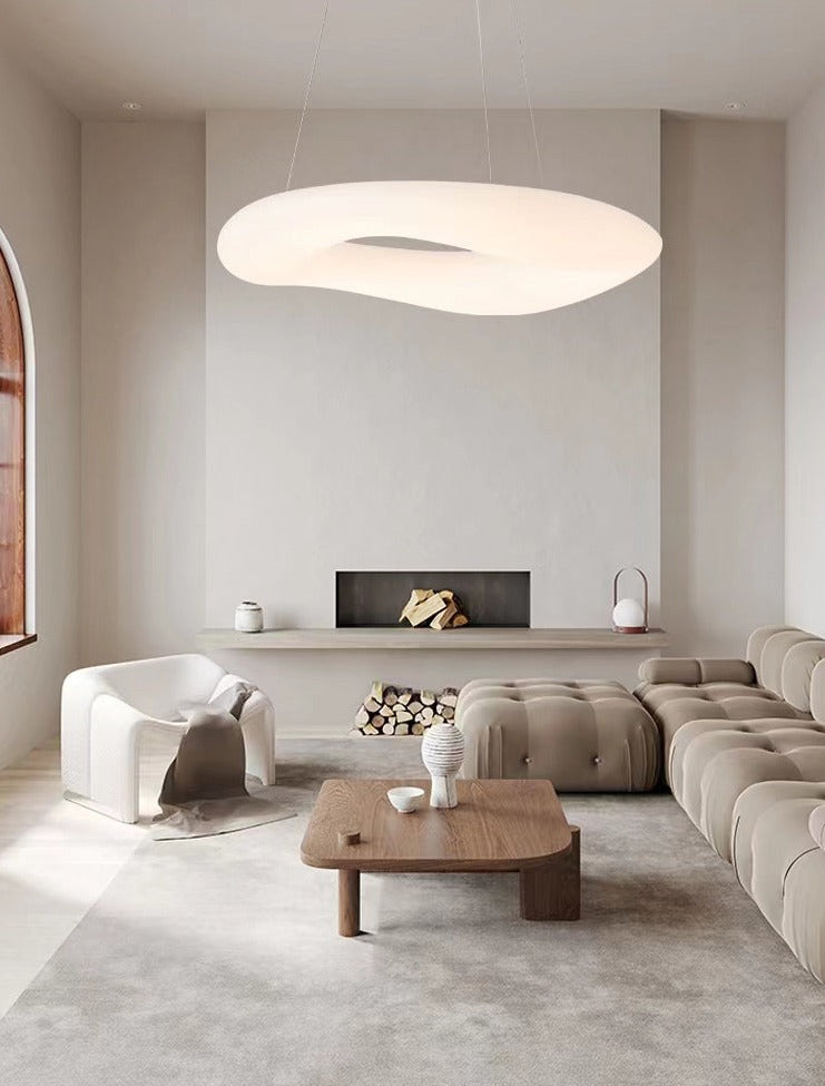 Taklampa med oval form