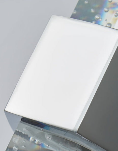 Lyxig vägglampa med kristallbubbla