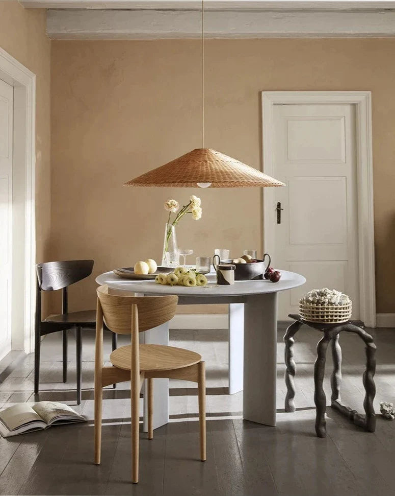 Ljuskrona i bambu och rotting