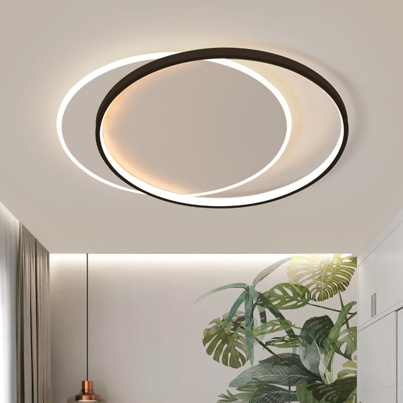 Taklampa med modern form
