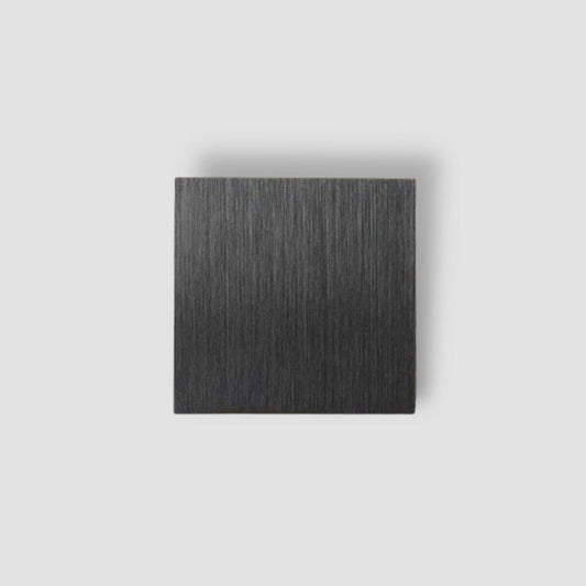 Minimalistisk vägglampa i aluminium