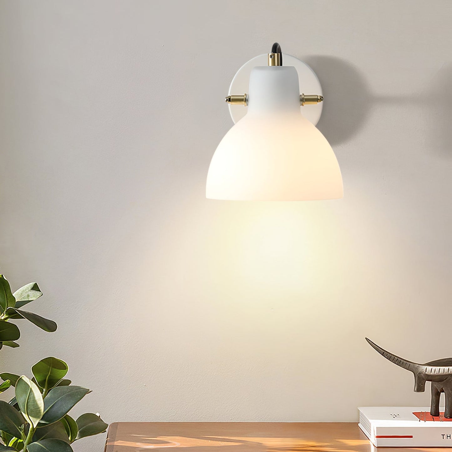 Vit vägglampa