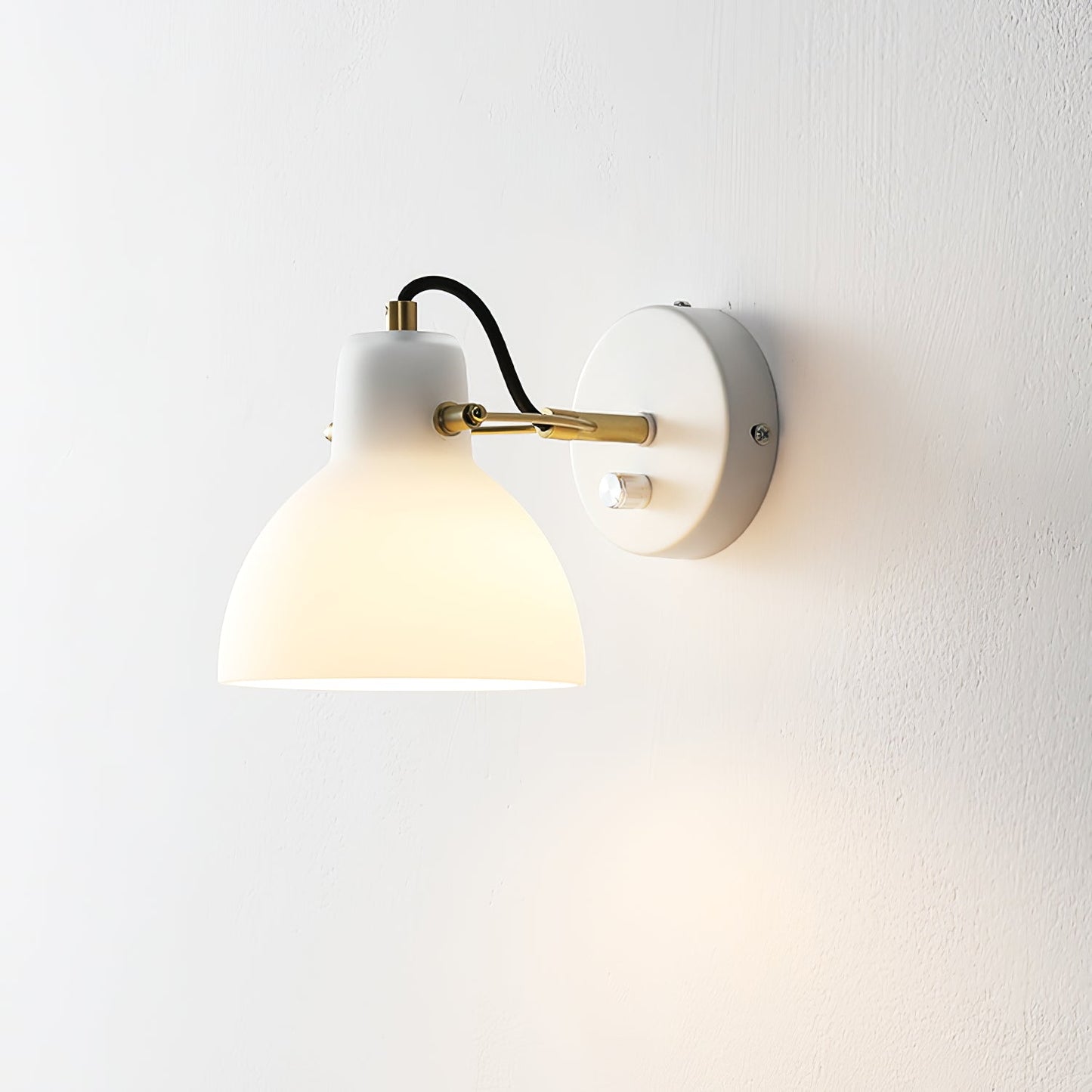 Vit vägglampa