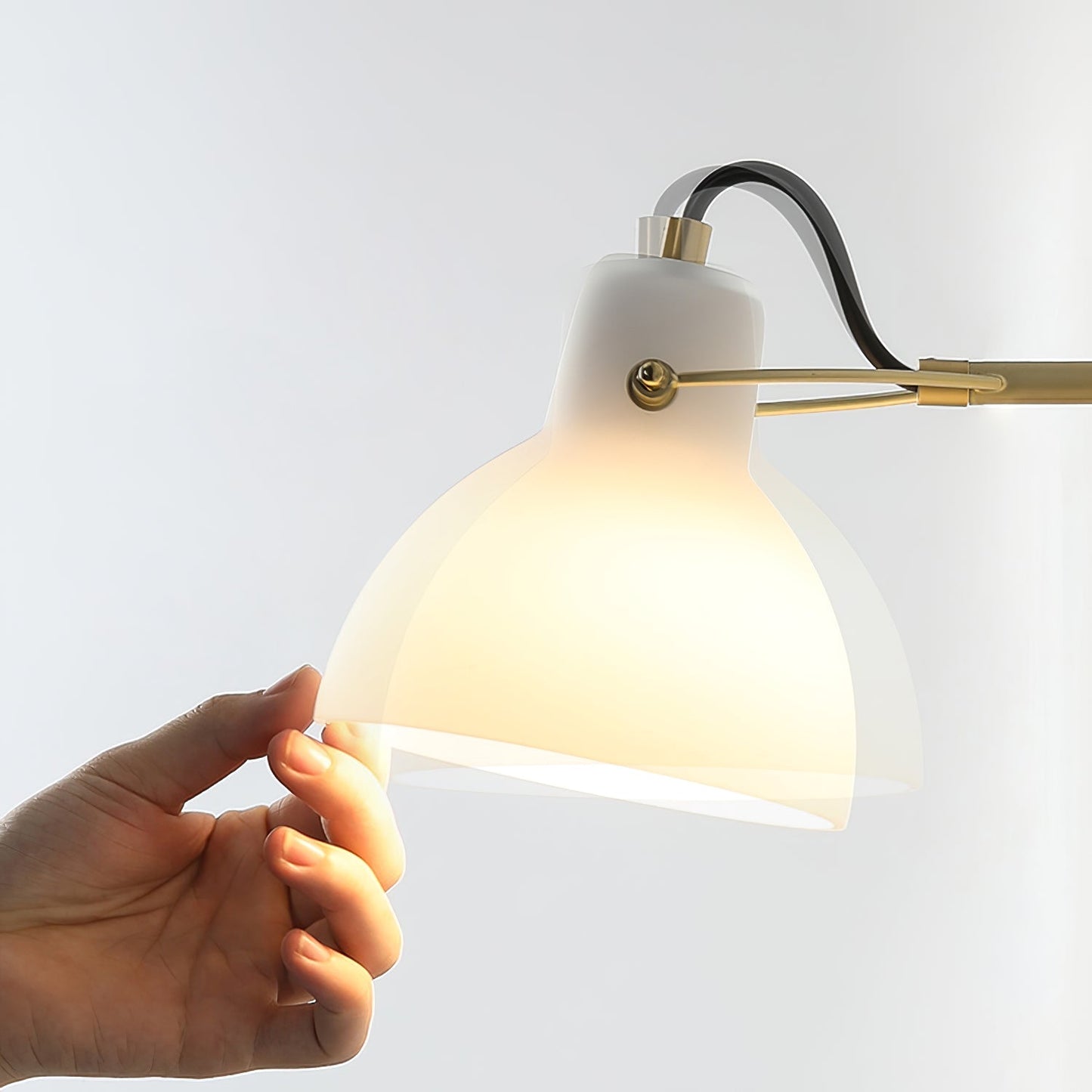Vit vägglampa