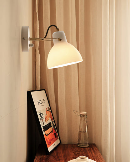 Vit vägglampa