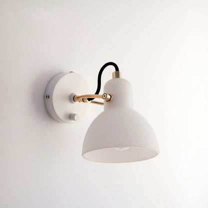 Vit vägglampa
