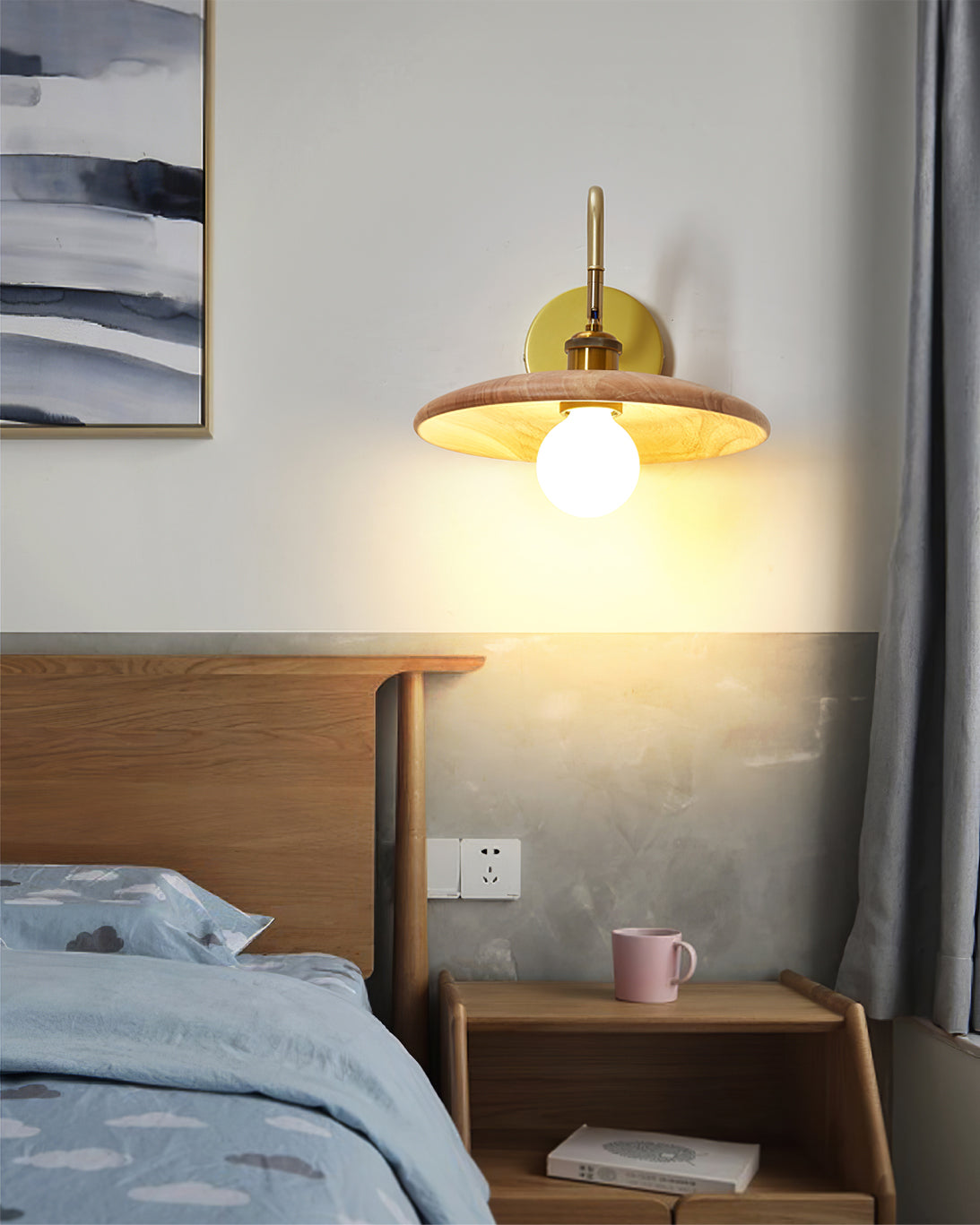Justerbar vägglampa för sängbord