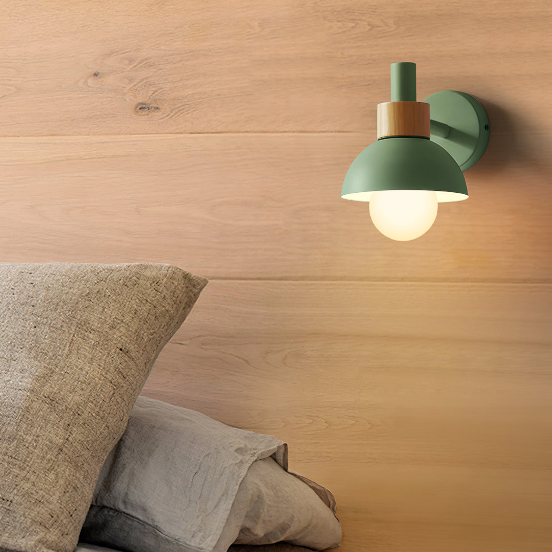 Minimalistisk vägglampa i trä