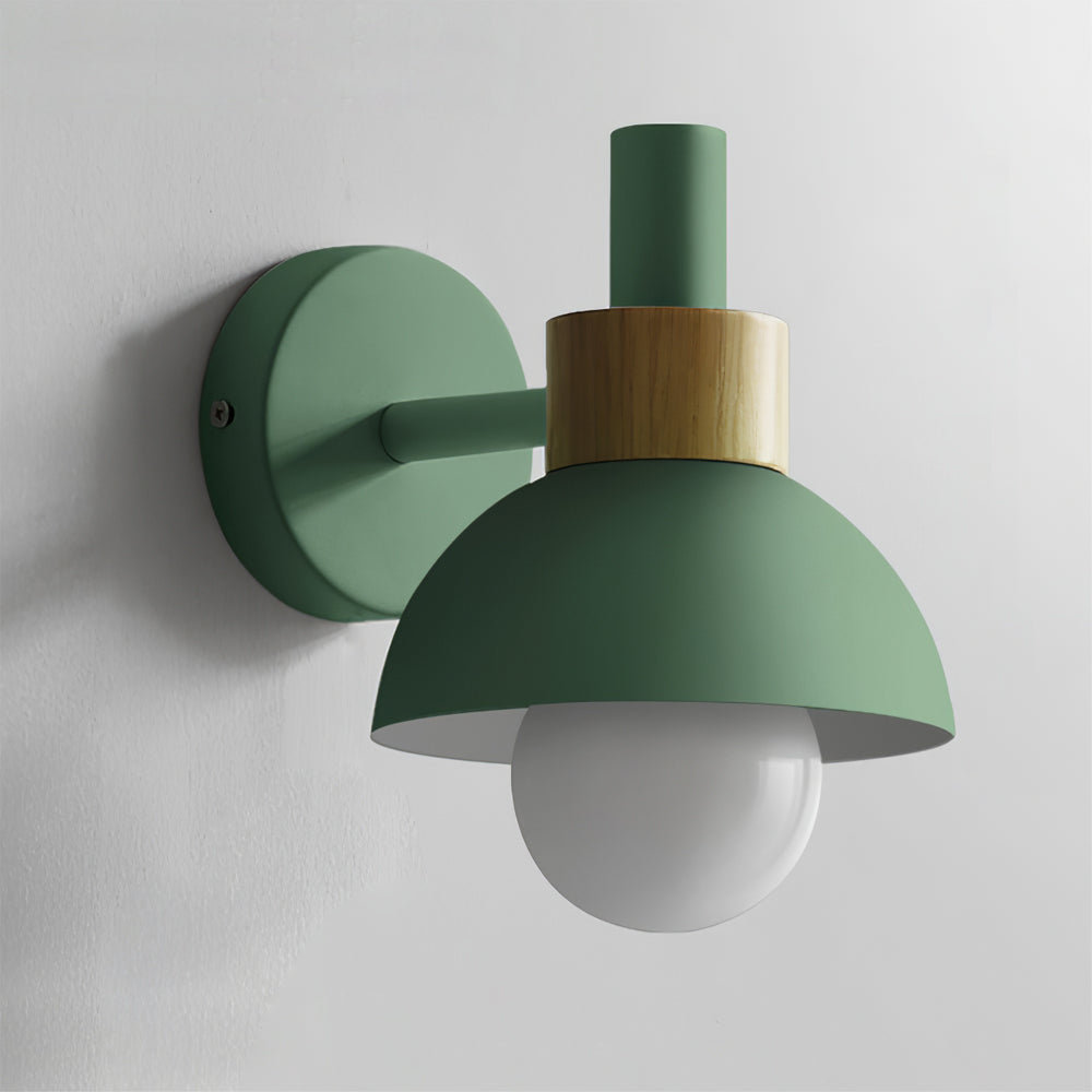 Minimalistisk vägglampa i trä