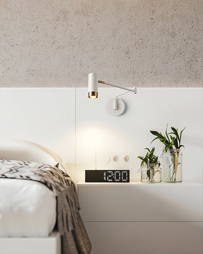 Vägglampa med justerbar arm