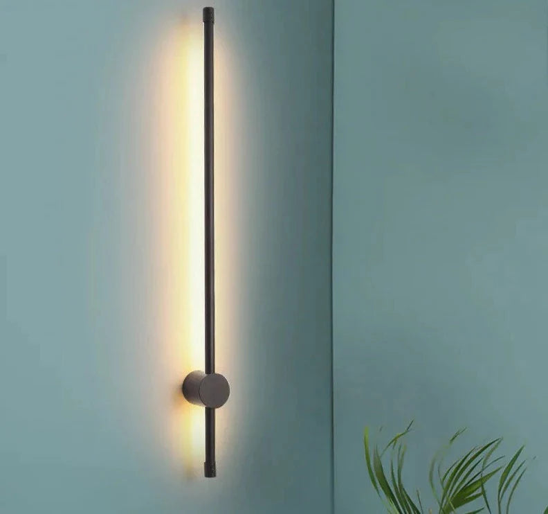 Nordisk vägglampa med stickpropp