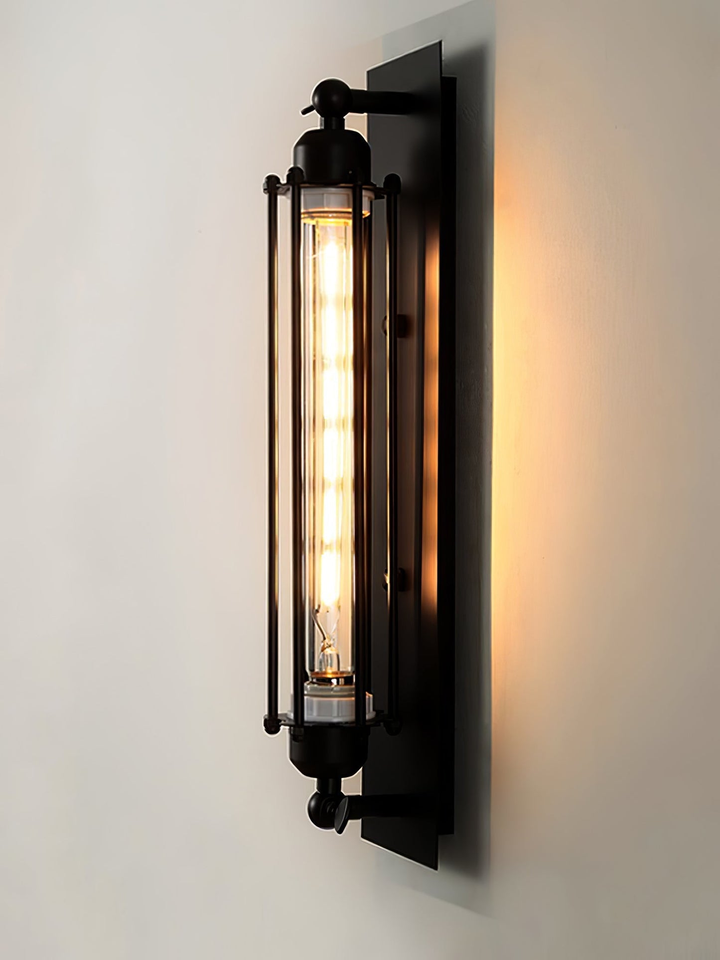 Industriell vägglampa