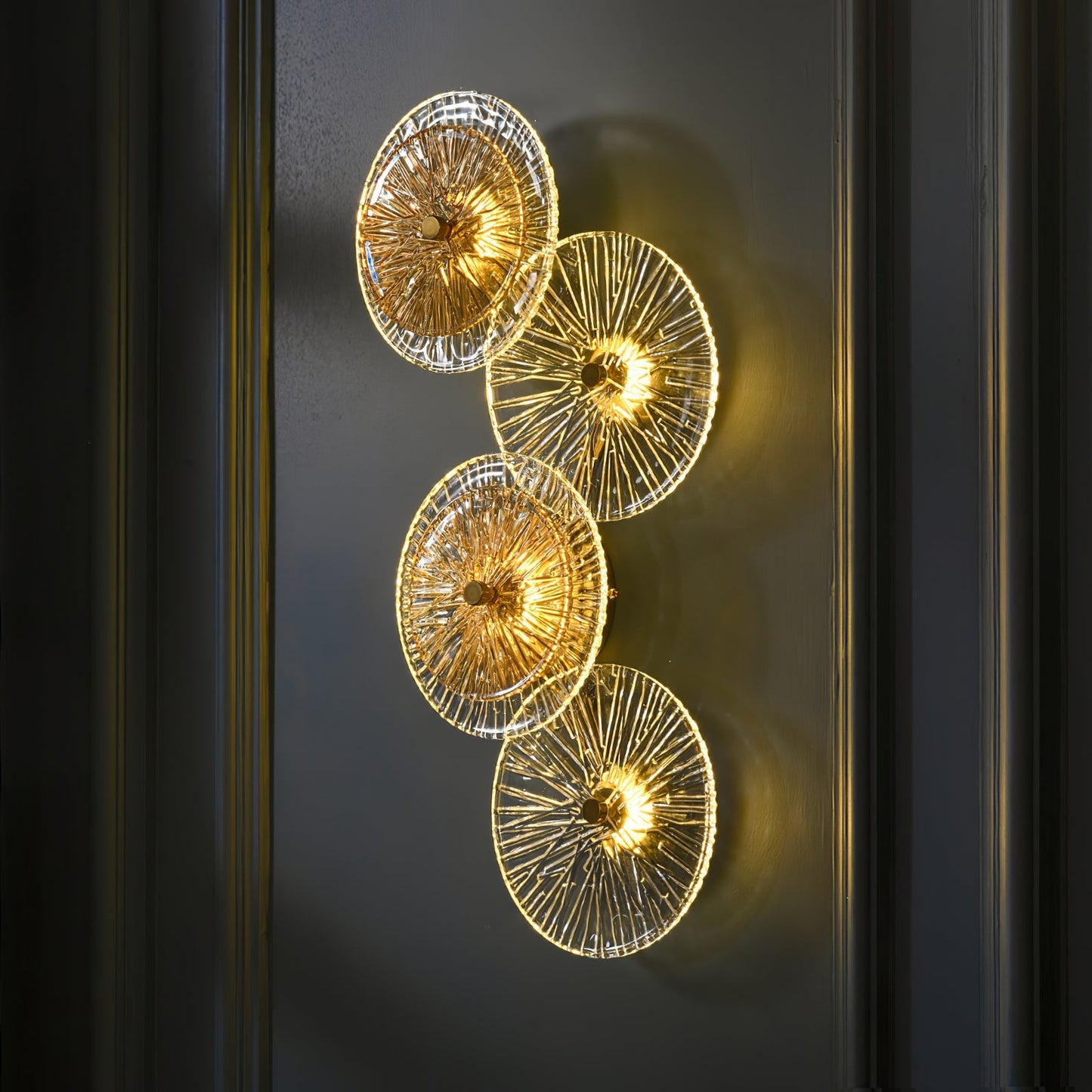 Lotusformad vägglampa