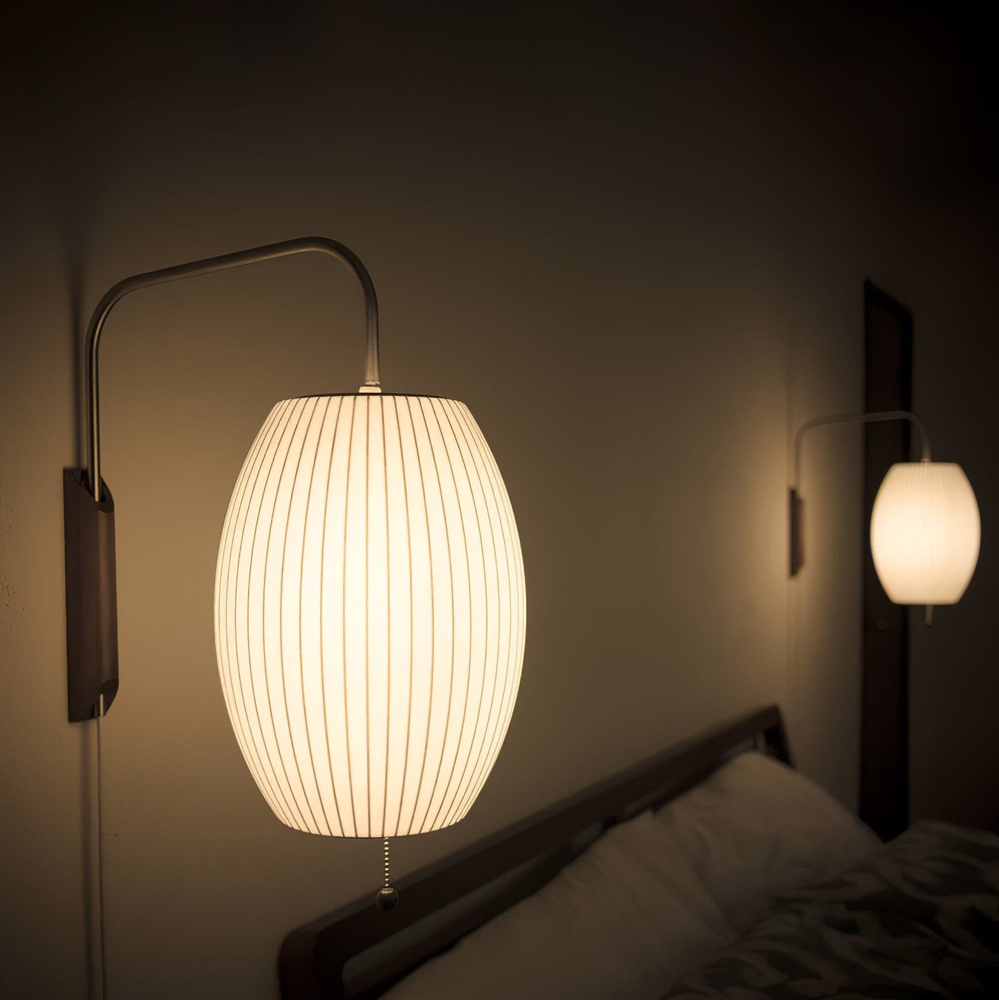 Vägglampa med bubbelform Plug
