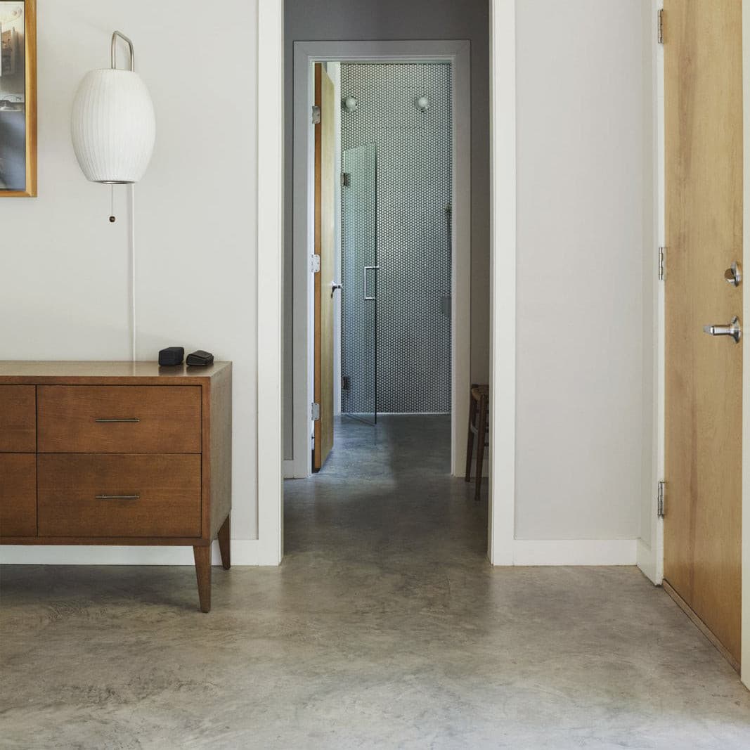 Vägglampa med bubbelform Plug