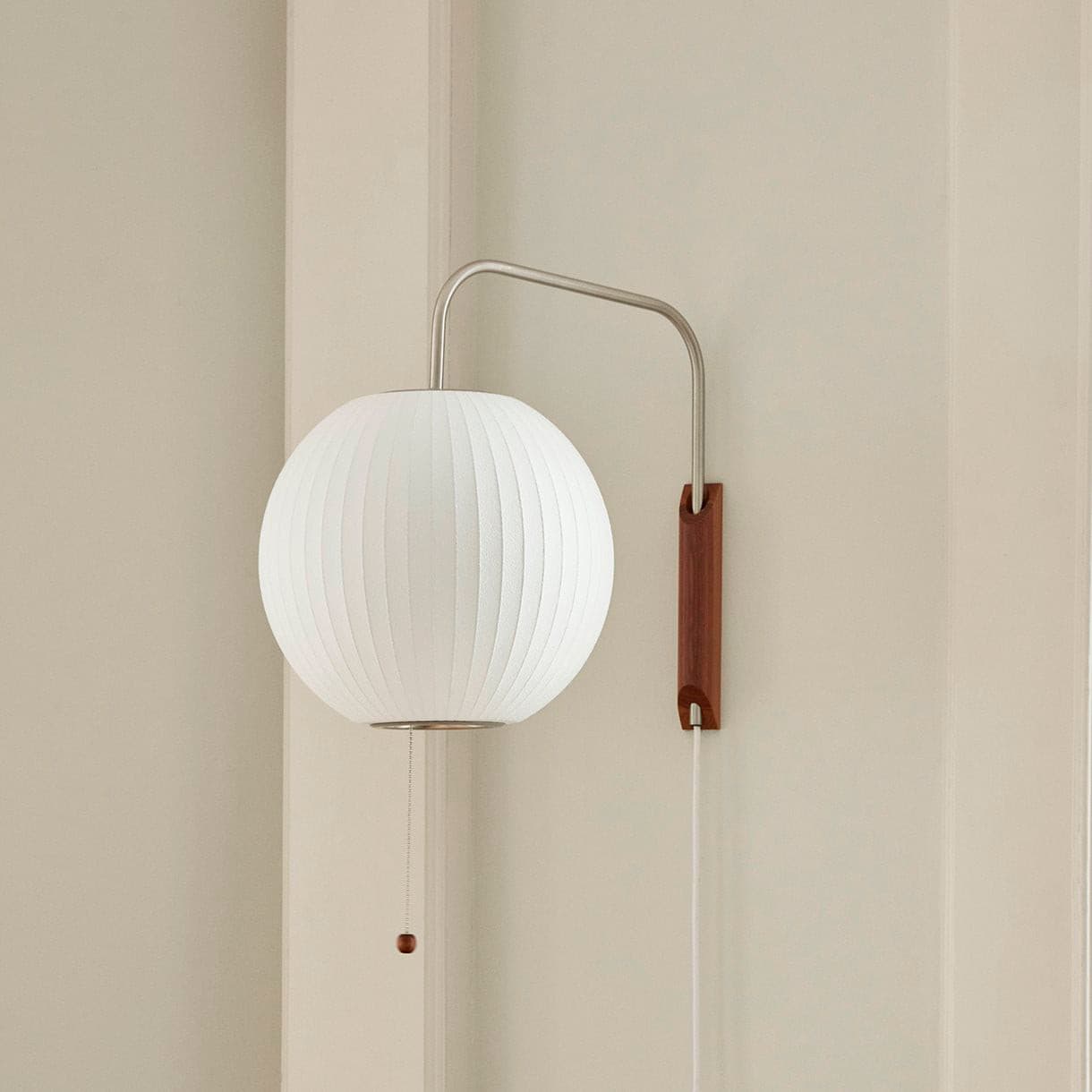 Vägglampa med bubbelform Plug